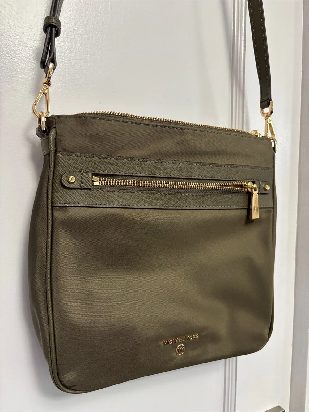 Michael Kors Jet Set Charm Crossbody